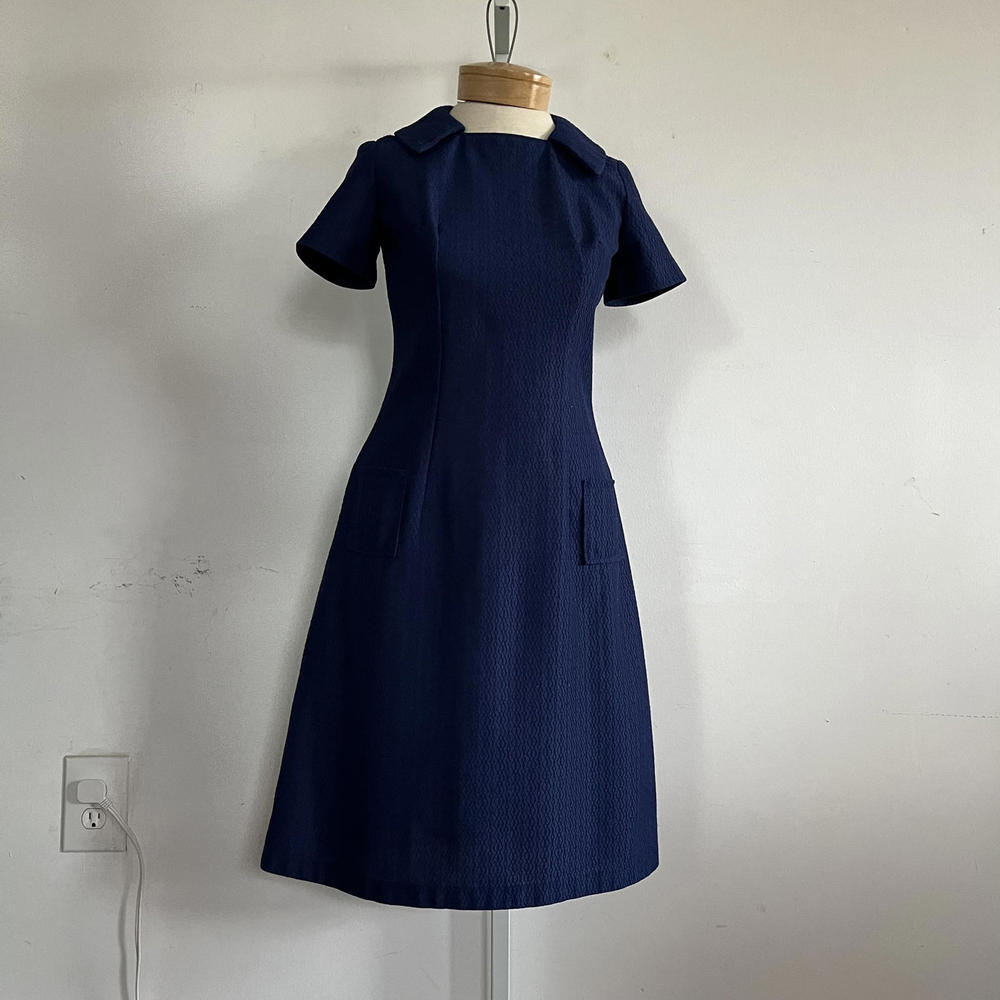 Vintage Handmade 1960s Navy Blue Dress - Timeless Elegance - Picture 3 of 8